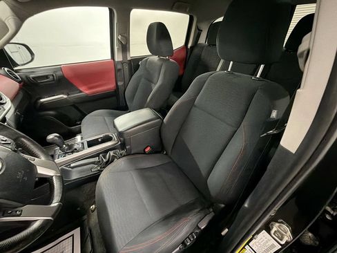 Used 2019 Toyota Tacoma SR5 RWD image 17