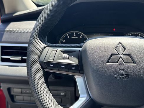Used 2023 Mitsubishi Outlander SE FWD image 30