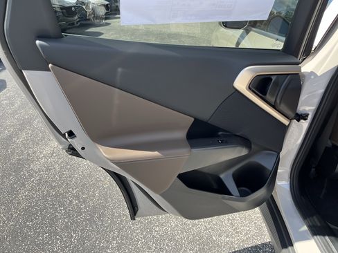 Used 2025 BMW X3 xDrive30i w/ Premium Package image 16