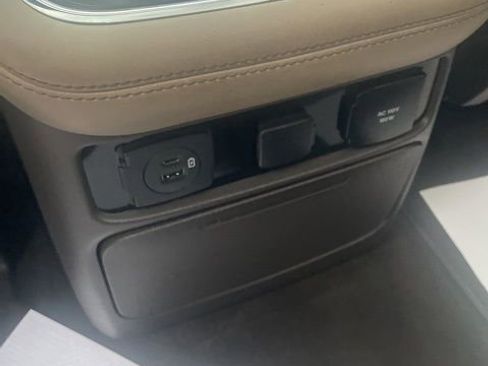 Used 2022 Lincoln Navigator L Reserve image 28