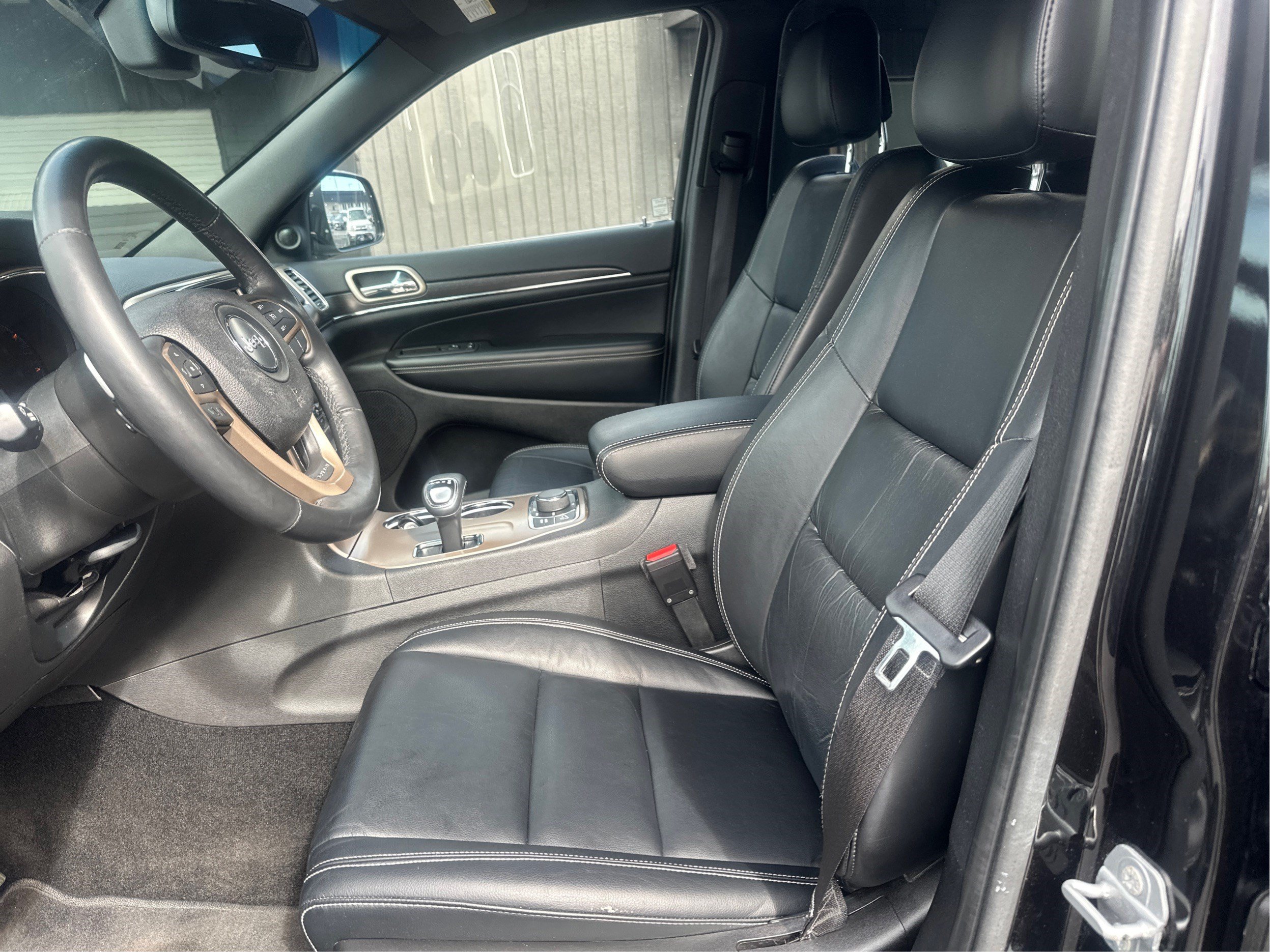 Used 2015 Jeep Grand Cherokee Limited w/ Trailer Tow Group IV AWD/4WD image 9