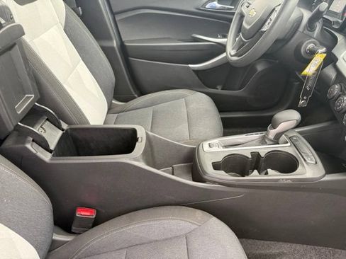 Used 2024 Chevrolet Trax LS FWD image 13
