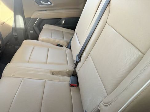 Used 2024 Chevrolet Suburban Premier image 6