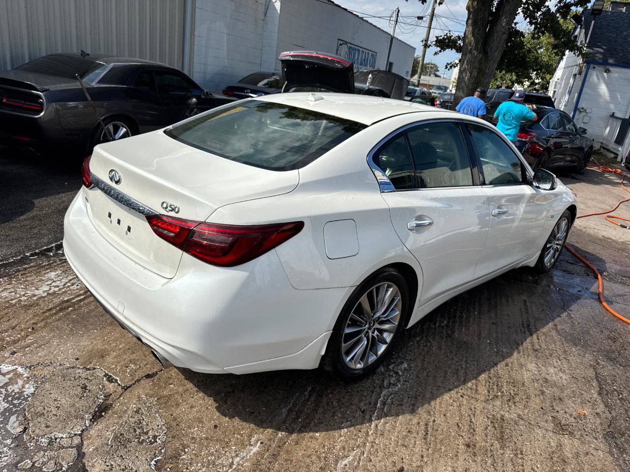 Used 2018 INFINITI Q50 Luxe w/ Cargo Package (L95) AWD/4WD image 4