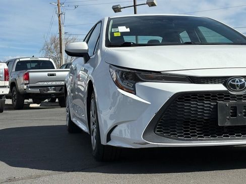 Used 2021 Toyota Corolla LE image 9