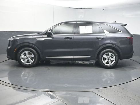 Used 2026 Kia Sorento LX FWD image 5