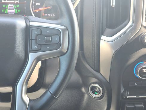 Used 2021 Chevrolet Silverado 1500 LT w/ Convenience Package II AWD/4WD image 12