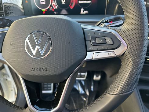 New 2026 Volkswagen Tiguan SE R-Line FWD image 21