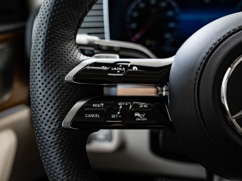 New 2026 Mercedes-Benz GLS 450 4MATIC image 32