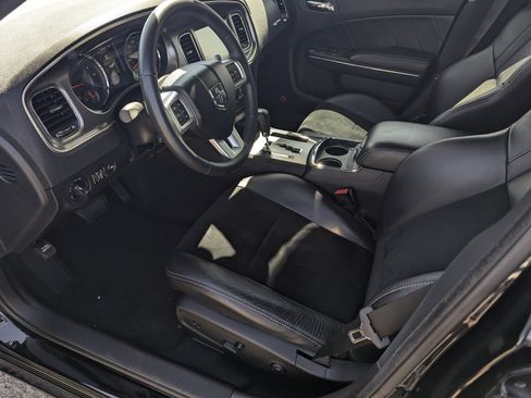 Used 2013 Dodge Charger R/T RWD image 9