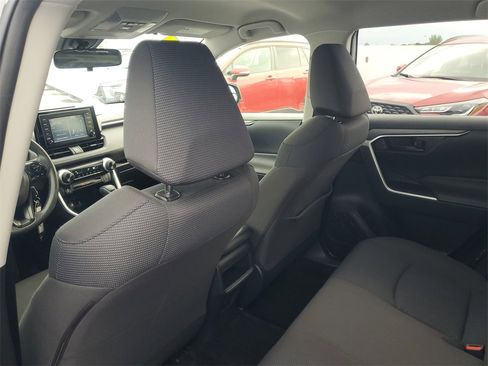 Used 2019 Toyota RAV4 LE image 13