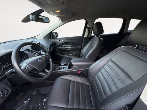 Used 2017 Ford Escape Titanium image 9