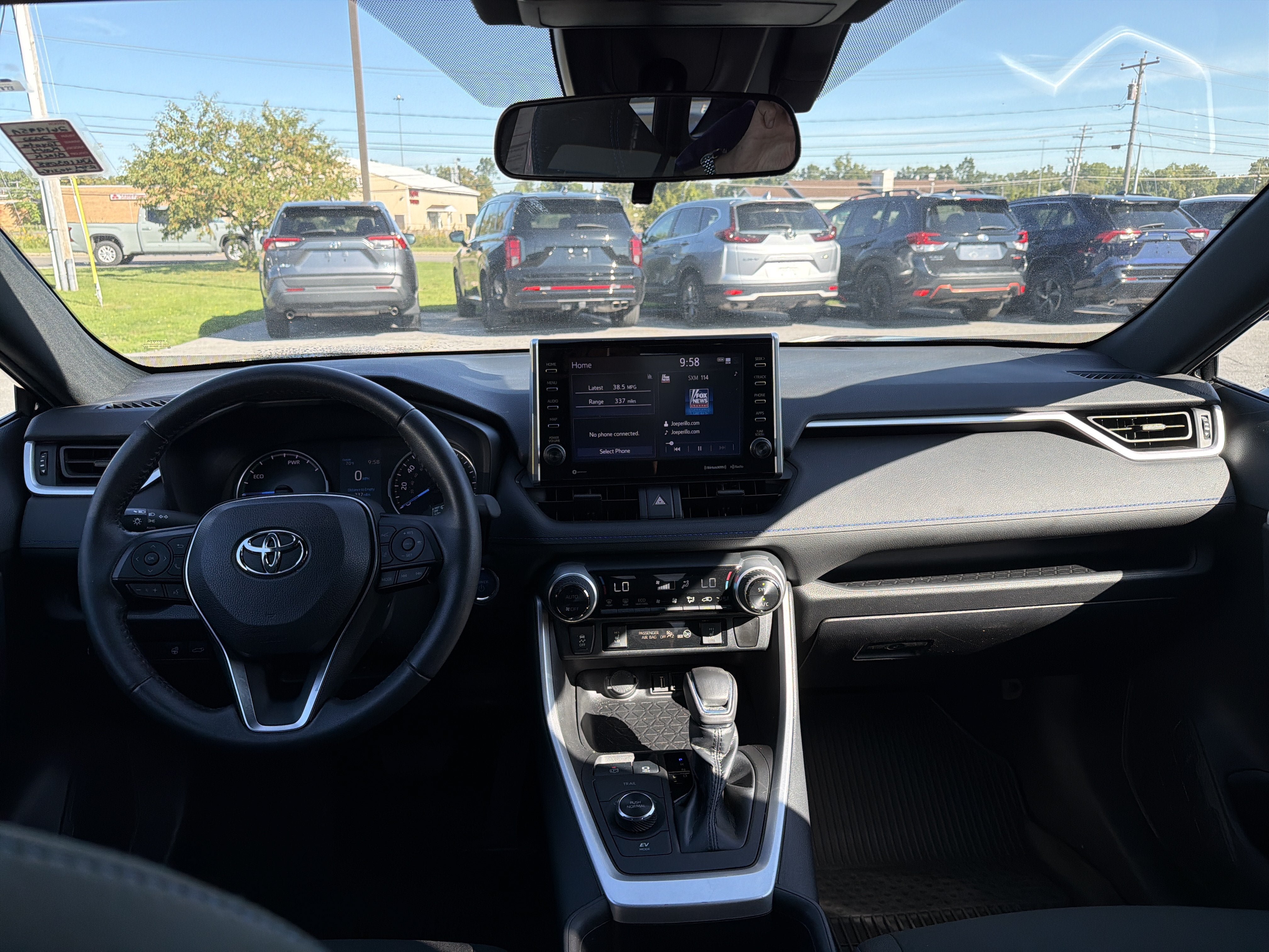 Used 2022 Toyota RAV4 SE w/ Convenience Package AWD/4WD image 13