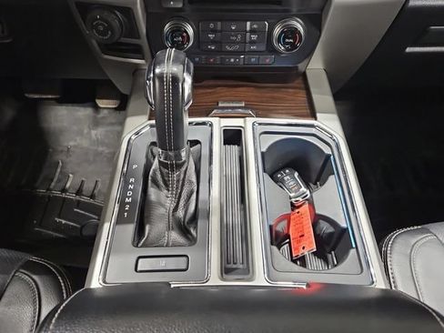 Used 2016 Ford F150 Lariat w/ Equipment Group 502A Luxury AWD/4WD image 8