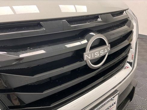 Certified 2025 Nissan Pathfinder SV image 27