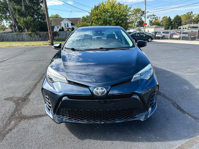 Used 2018 Toyota Corolla SE FWD image 2