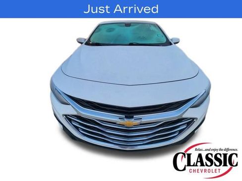 Used 2020 Chevrolet Malibu LT image 3