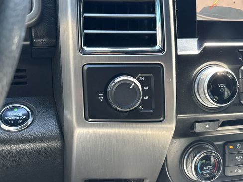 Used 2015 Ford F150 Platinum w/ Technology Package AWD/4WD image 20