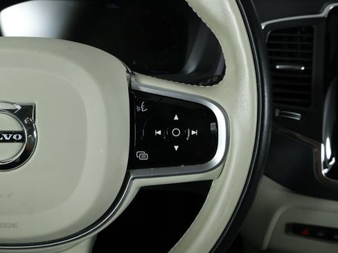 Used 2022 Volvo XC90 T5 Momentum w/ Protection Package Premier AWD/4WD image 11