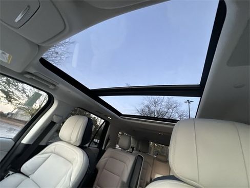 New 2025 Lincoln Navigator Reserve image 22