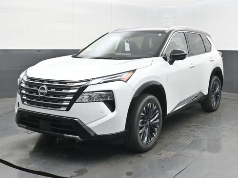 New 2026 Nissan Rogue Platinum w/ Platinum Premium Package image 3