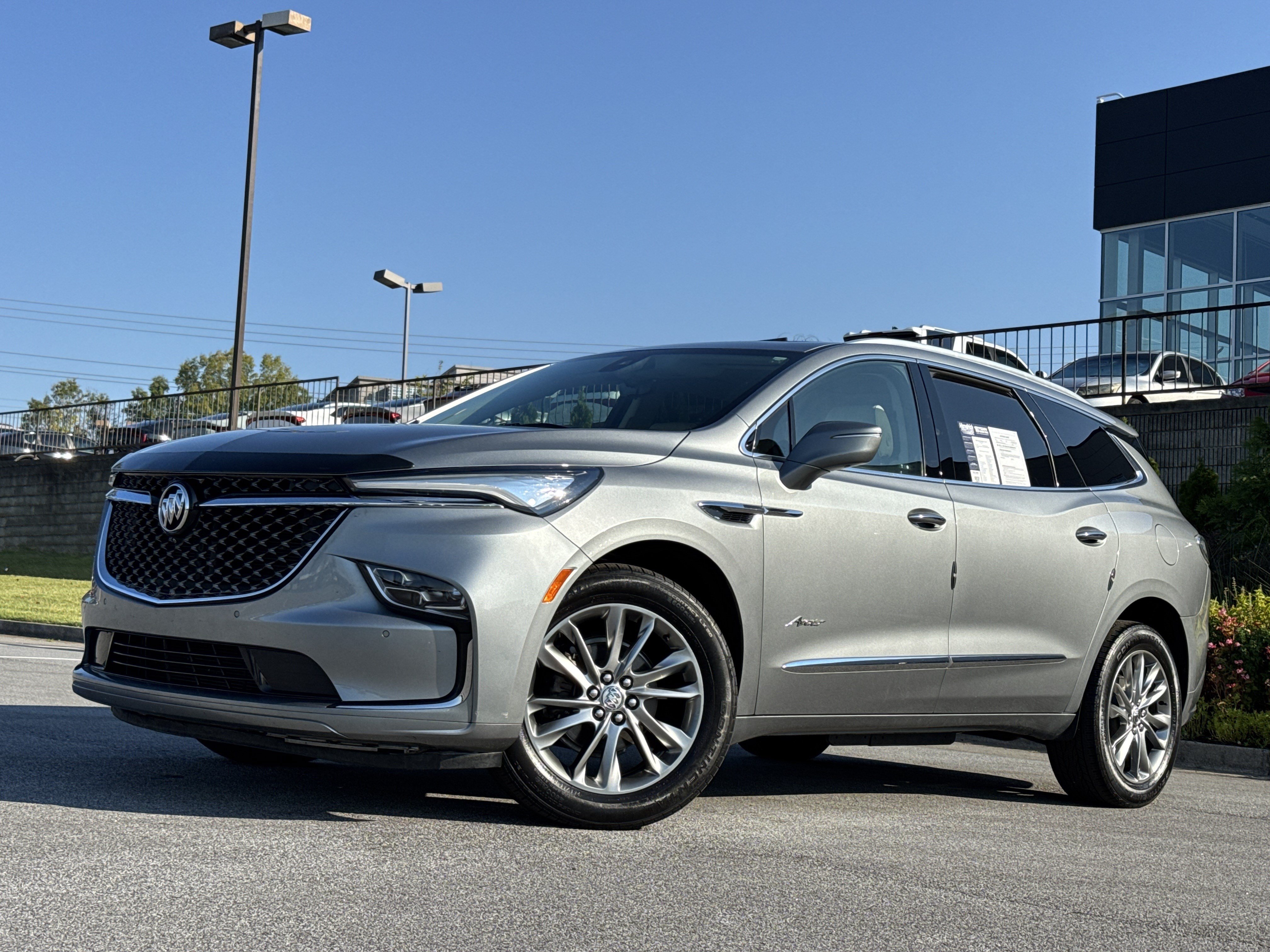 Used 2023 Buick Enclave Avenir w/ Avenir Technology Package FWD image 5