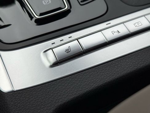 New 2026 Kia Carnival EX image 16