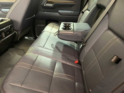 Used 2023 Chevrolet Silverado 1500 High Country w/ Technology Package image 5