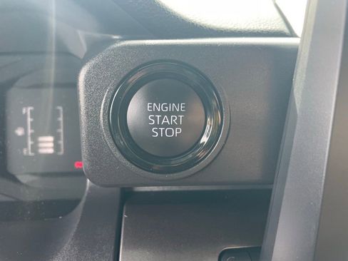 Used 2025 Toyota Tacoma SR5 image 7