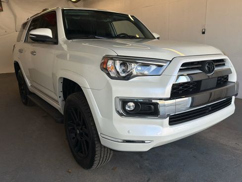 Used 2022 Toyota 4Runner Limited AWD/4WD image 4