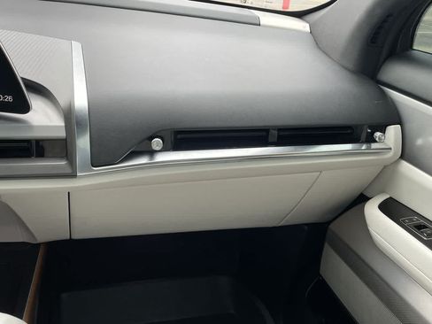 Used 2026 Cadillac Vistiq Sport w/ LPO, Floor Liner Package AWD/4WD image 16