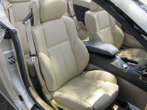 Used 2005 BMW 645Ci Convertible RWD image 21
