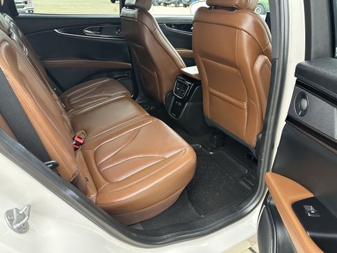 Used 2023 Lincoln Nautilus Reserve AWD/4WD image 7