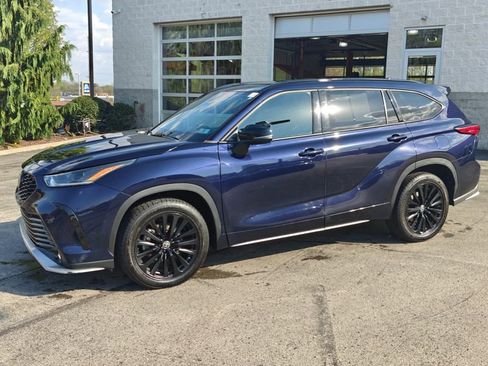 Used 2023 Toyota Highlander XSE AWD/4WD image 9