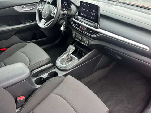 Used 2023 Kia Forte LXS w/ LXS Technology Package image 18