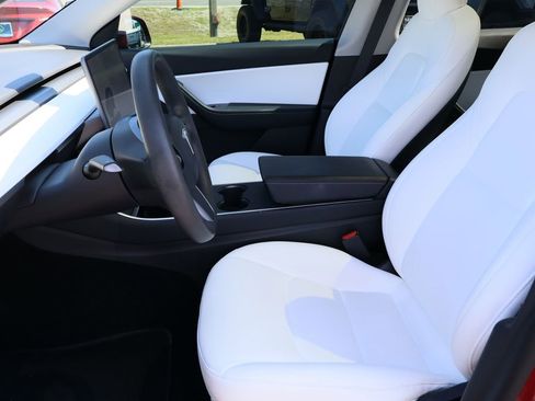 Used 2021 Tesla Model Y Long Range AWD/4WD image 19