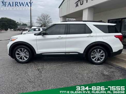 Used 2023 Ford Explorer XLT w/ Equipment Group 202A image 9