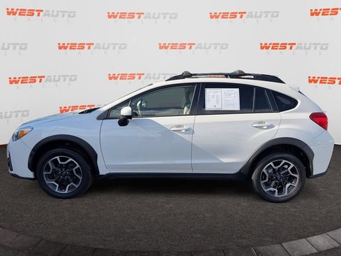 Used 2017 Subaru Crosstrek 2.0i Premium w/ Moonroof Package AWD/4WD image 2