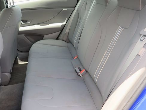 Used 2024 Hyundai Elantra SEL FWD image 21