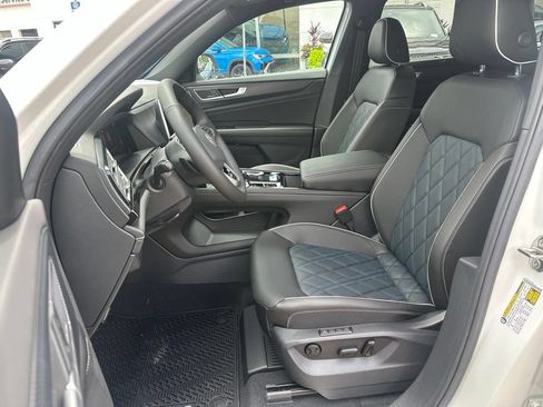 New 2026 Volkswagen Atlas Cross Sport SEL Premium R-Line AWD/4WD image 11