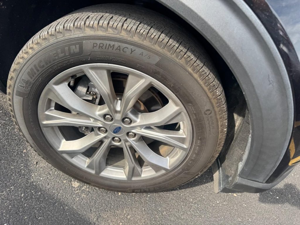 Used 2024 Ford Explorer Limited RWD image 2