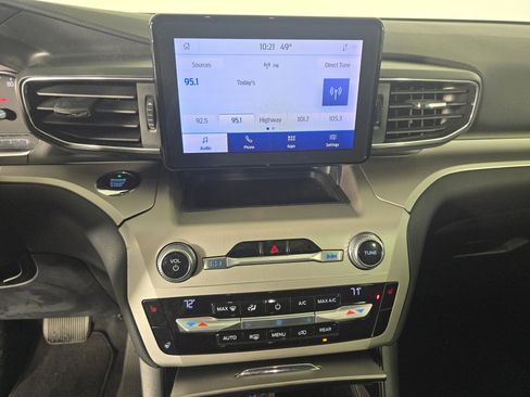 Used 2021 Ford Explorer XLT w/ Equipment Group 202A image 22