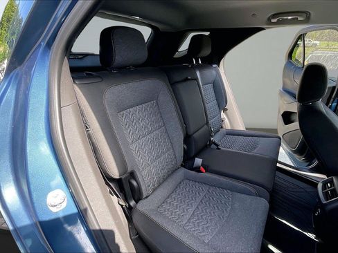 Used 2024 Chevrolet Equinox LT w/ LPO, Floor Liner Package FWD image 26
