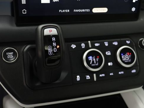 Certified 2025 Land Rover Defender 110 X-Dynamic SE AWD/4WD image 12
