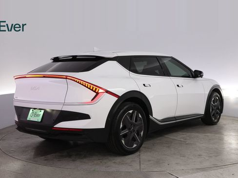Used 2025 Kia EV6 Light w/ Light LR Technology Package RWD image 3
