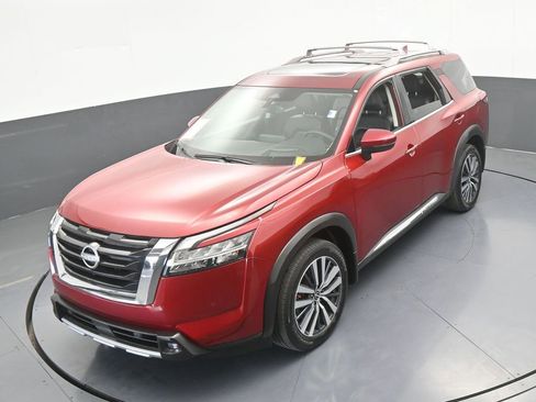 Used 2022 Nissan Pathfinder Platinum w/ Cargo Package FWD image 59