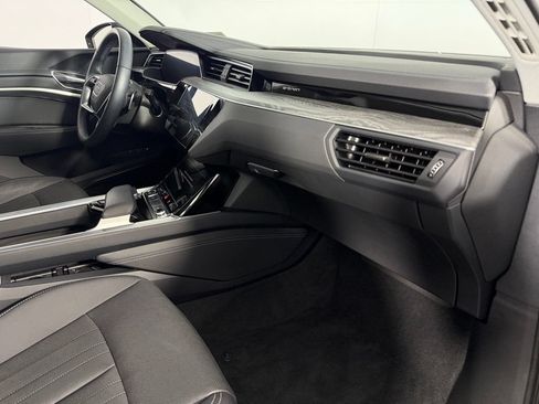Used 2024 Audi Q8 e-tron Premium Plus w/ Premium Plus Package AWD/4WD image 34