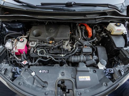 Used 2021 Toyota Sienna XLE w/ XLE Plus Package AWD/4WD image 35