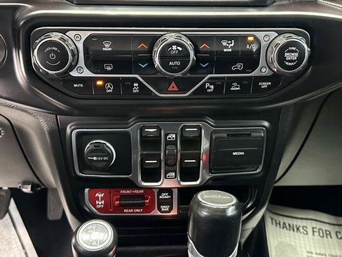 Used 2022 Jeep Gladiator Rubicon w/ Safety Group AWD/4WD image 24
