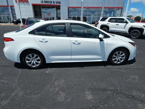 Certified 2025 Toyota Corolla LE FWD image 2